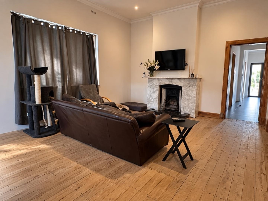 3 Bedroom Property for Sale in Sea Point Western Cape